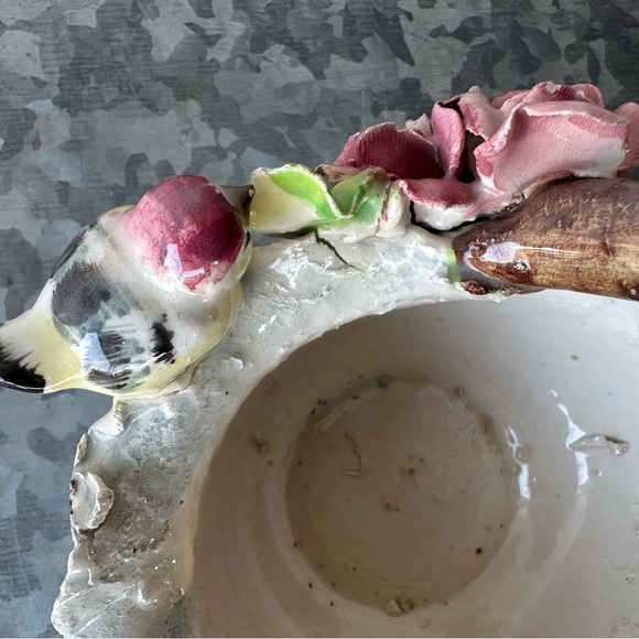 Vintage Mid-century Italian Capodimonte Style Porcelain Basket w/ Roses & Bird - Picture 8 of 12